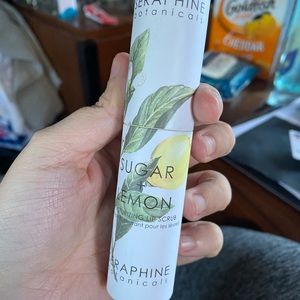 Sugar and lemon lip scrub